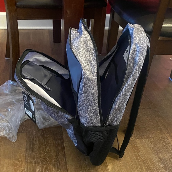 Adidas foundation 6 grey and Black Backpack new with tags - Picture 8 of 10